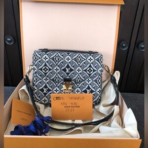 Limited Edition Pochette Metis Jacquard 1854 Black.